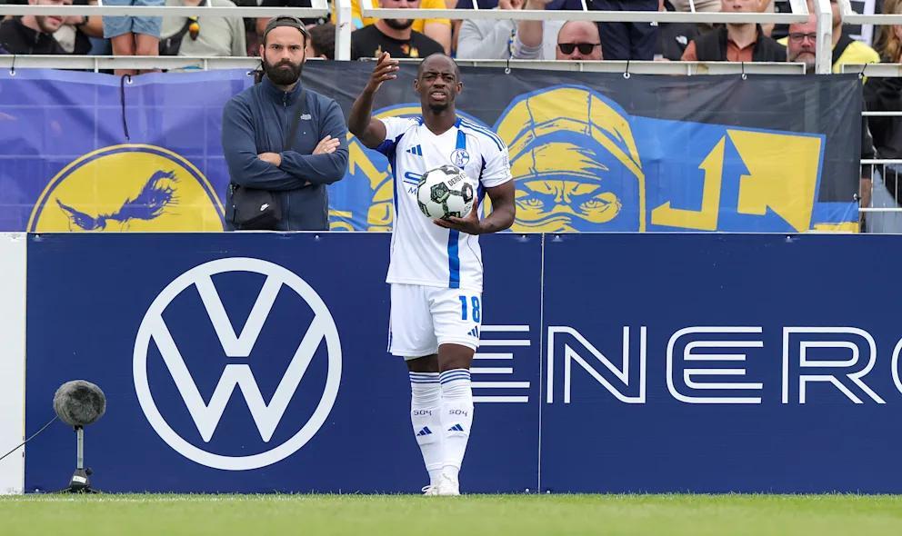 星空投注-零容忍，沙尔克04就阿德杰伊遭种族歧视一事向德国警方报案