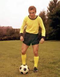 星空体育-多特新球衣的故事：德国足球60年前的里程碑时刻