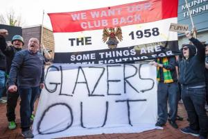 星空体育-格雷泽OUT！BBC：曼联球迷团体将在周六举行抗议格雷泽活动