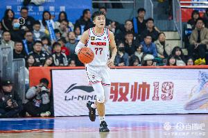 星空体育-防守奇兵!黄荣奇拼出5次犯规限制哈维投篮17中6 前两场没打