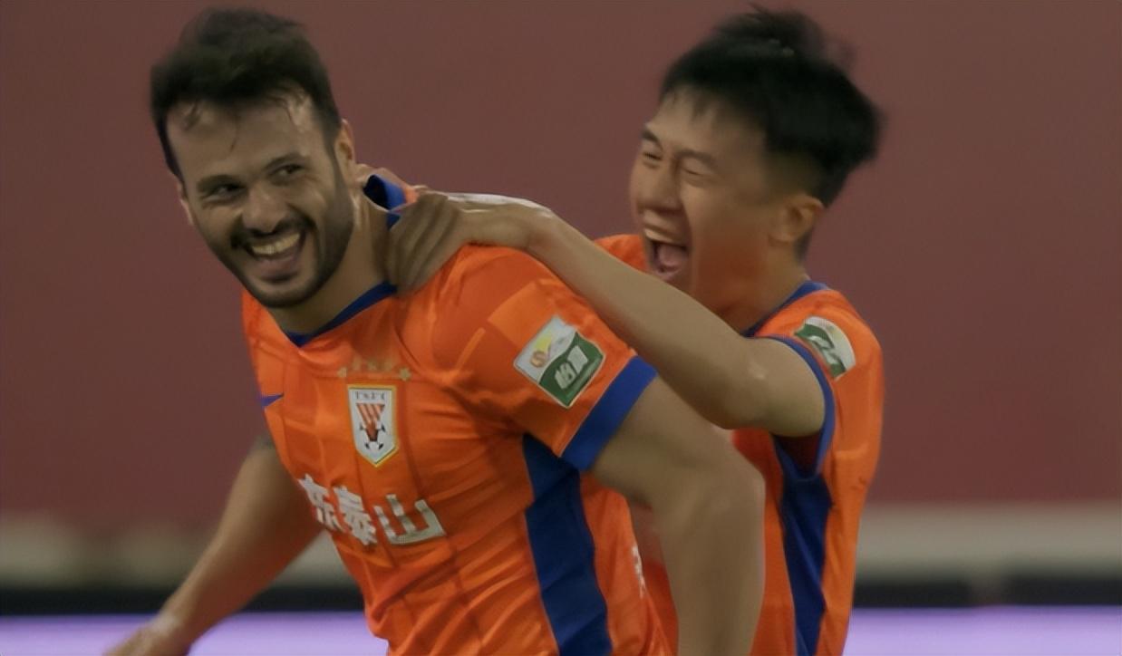 星空官网-韩鹏不简单!7场激活3大王牌外援 鲁能清洗计划有变 瓦科不走了