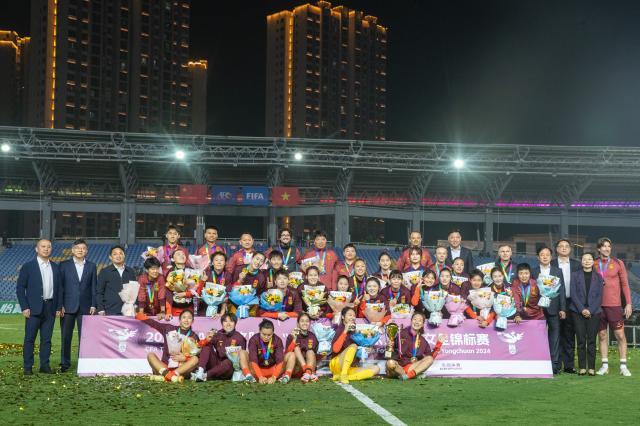 1730375580242003937.jpg 星空体育官网-女足永川夺冠收官 年末将与两强手过招自测实力