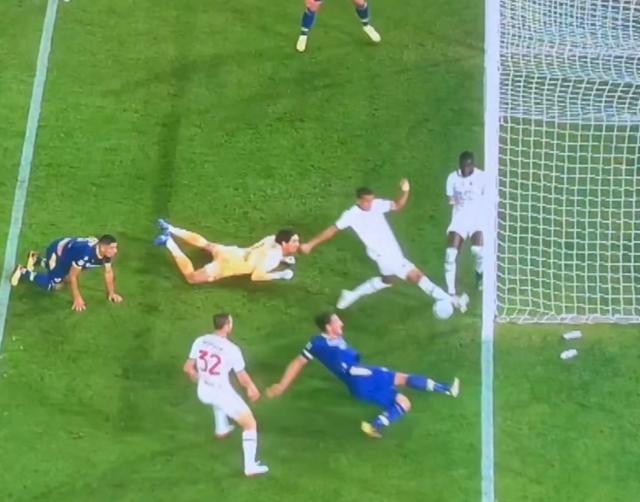 1665964237463017980.jpg 星空投注-佳夫,防线最佳勇夫!但AC米兰为何新援融入最慢?