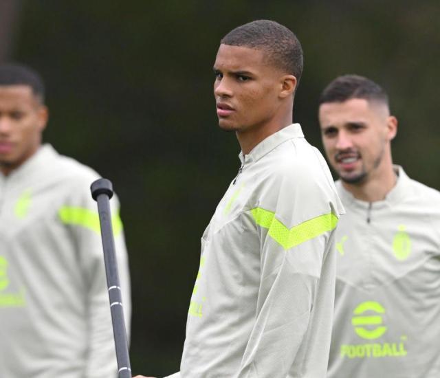 1665964375323051535.jpg 星空投注-佳夫,防线最佳勇夫!但AC米兰为何新援融入最慢?