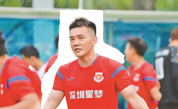 星空体育官网-“民间球王” 十年坚守|足球|黄南夫|草根足球|业余足球|俱乐部_新浪体育_新浪新闻