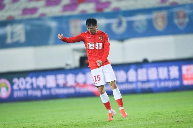 星空投注-【中超】郑智“御驾亲征”邓涵文破门 广州队1比0国安