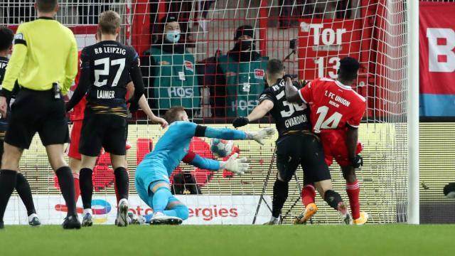 星空体育平台-首遭德甲3连败+球员不听话，纳格尔斯曼接班人下课