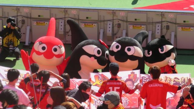 星空体育官网-足球从娃娃抓起!围观隔壁国家小朋友们的足球周末