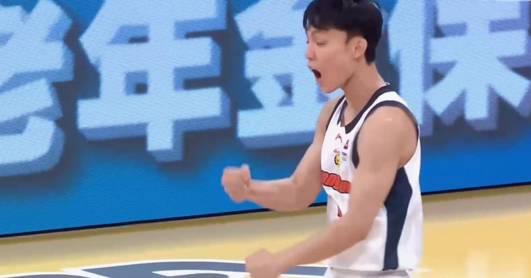 双外援粤沪大获全胜！大王生涯之夜，上海锁定冠军，广东杀回前3