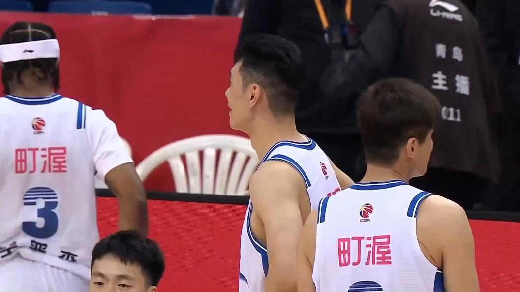 双外援粤沪大获全胜！大王生涯之夜，上海锁定冠军，广东杀回前3